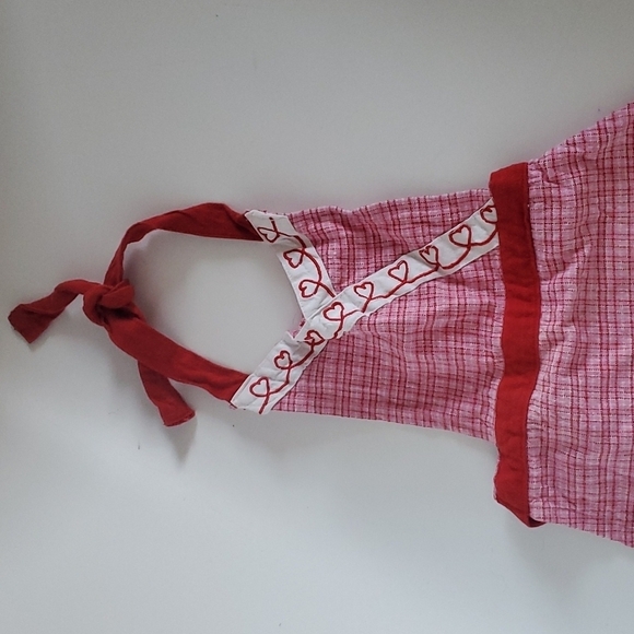 Toddler Valentines day apron - Picture 4 of 5